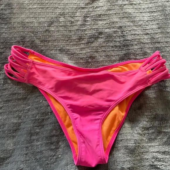 Hollister bathing suit bottoms deals